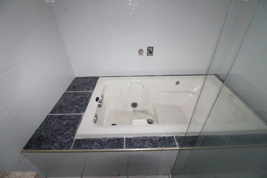 Banheiro da Suíte de casa para alugar com 3 quartos, 228m² em Vila Tesouro, São José dos Campos