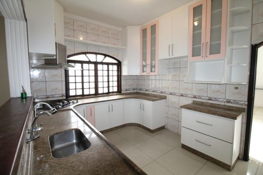 Cozinha de casa para alugar com 3 quartos, 228m² em Vila Tesouro, São José dos Campos