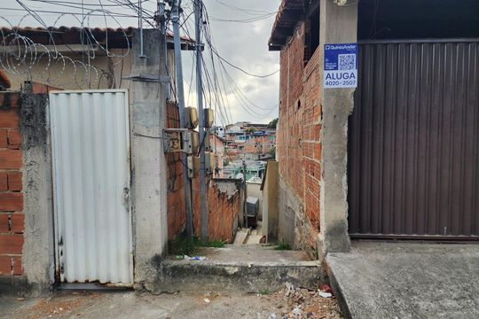Fachada de casa para alugar com 2 quartos, 65m² em Colubandê, São Gonçalo