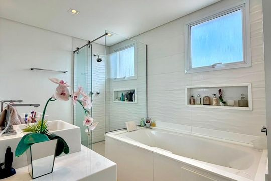 Banheiro de apartamento à venda com 3 quartos, 165m² em Tatuapé, São Paulo