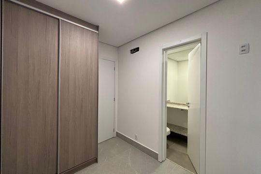 Suíte 1 de apartamento à venda com 2 quartos, 67m² em Indianópolis, São Paulo