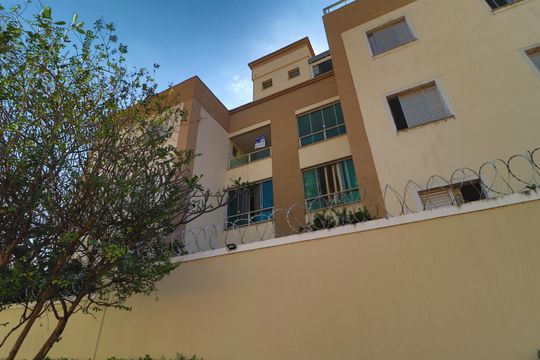 Plaquinha de apartamento para alugar com 3 quartos, 142m² em Tubalina, Uberlândia