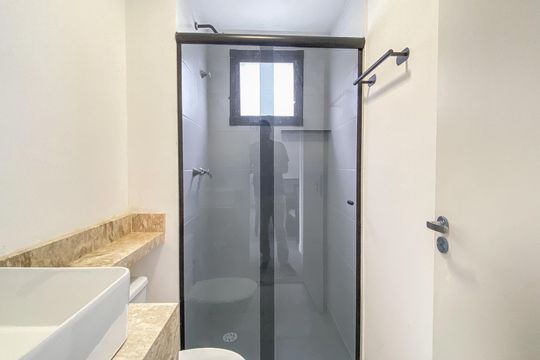 Banheiro de apartamento para alugar com 2 quartos, 42m² em Vila Campanela, São Paulo