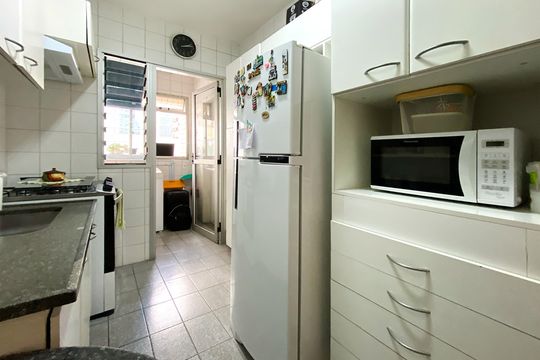 Cozinha de apartamento para alugar com 2 quartos, 80m² em Lourdes, Belo Horizonte