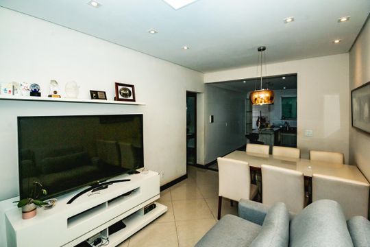 Apartamento à venda com 3 quartos, 179m² em Planalto, Belo Horizonte