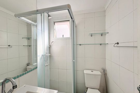Banheiro de apartamento à venda com 2 quartos, 48m² em Vila Pirituba, São Paulo