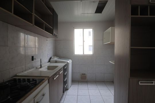 Cozinha/Área de serviço de apartamento à venda com 2 quartos, 45m² em Niterói, Canoas