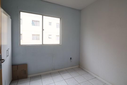 Quarto 1 de apartamento à venda com 2 quartos, 45m² em Niterói, Canoas