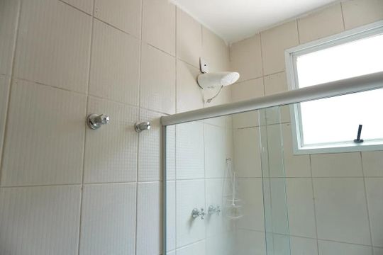 Banheiro da Suíte 2 de casa para alugar com 5 quartos, 400m² em Mangabeiras, Belo Horizonte