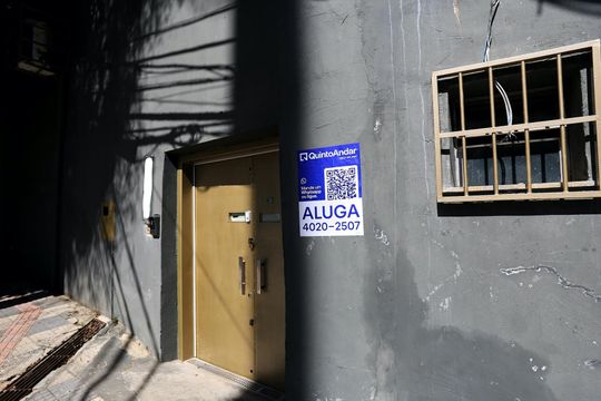 Fachada com Plaquinha de kitnet/studio para alugar com 1 quarto, 39m² em Mangabeiras, Belo Horizonte