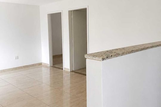 Sala de apartamento para alugar com 2 quartos, 42m² em Itacolomi, Rio de Janeiro