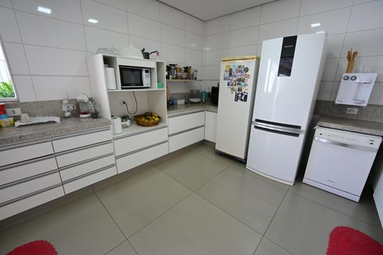 Casa à venda com 4 quartos, 440m² em Jardim Ana Lúcia, Goiânia
