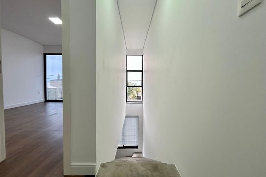 Escada de casa para alugar com 2 quartos, 150m² em Rio Tavares, Florianópolis