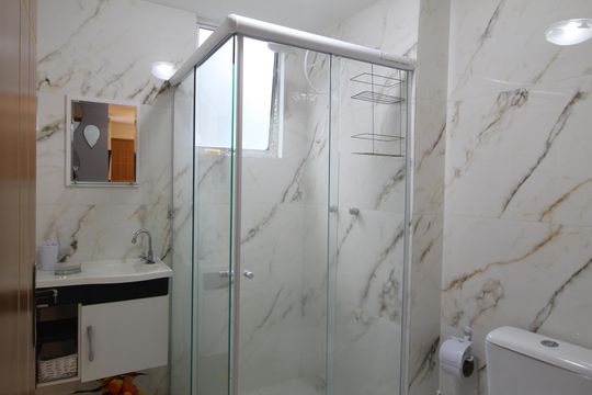 Banheiro de apartamento à venda com 2 quartos, 50m² em Jacarepaguá, Rio de Janeiro