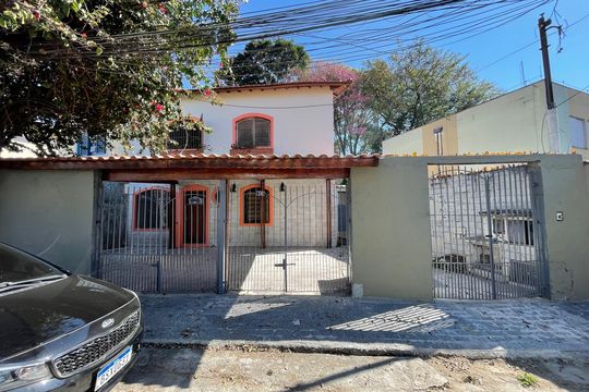 Fachada de casa para alugar com 3 quartos, 166m² em Vila Nova Alba, São Paulo