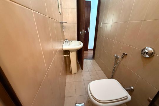 banheiro 2 de apartamento à venda com 3 quartos, 80m² em Alto Caiçaras, Belo Horizonte
