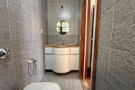 banheiro 1 de apartamento à venda com 3 quartos, 80m² em Alto Caiçaras, Belo Horizonte