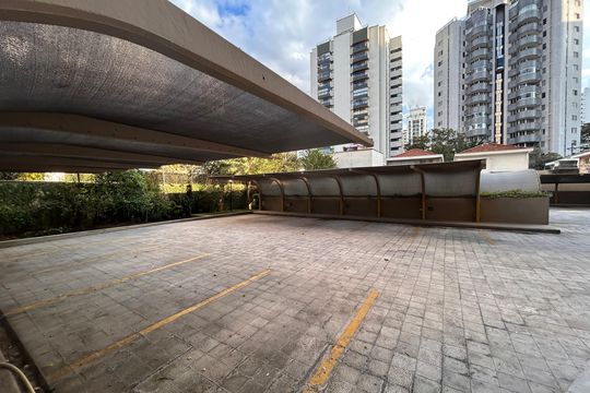 Vagas de apartamento para alugar com 5 quartos, 210m² em Campo Belo, São Paulo