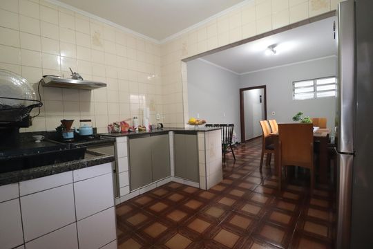 Casa para alugar com 3 quartos, 250m² em Vila Assunção, Santo André