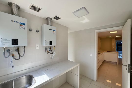 Área de Serviço de apartamento para alugar com 3 quartos, 262m² em Barra da Tijuca, Rio de Janeiro