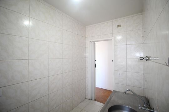 Cozinha de apartamento à venda com 1 quarto, 42m² em Jardim Botânico, Porto Alegre