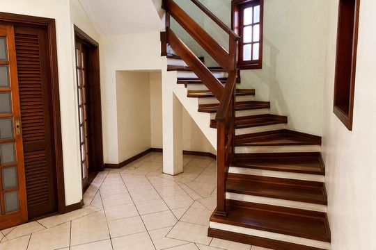 Casa para alugar com 5 quartos, 277m² em Jardim Anton von Zuben, Campinas