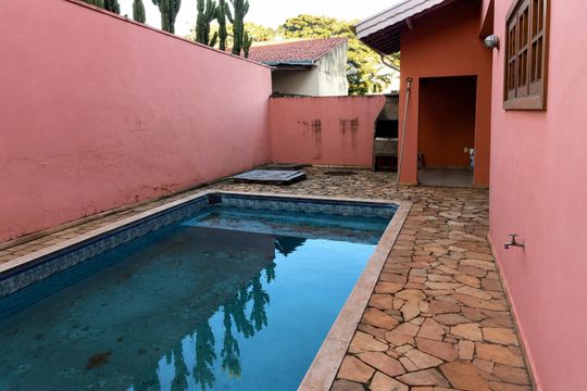 Área externa de casa para alugar com 5 quartos, 277m² em Jardim Anton von Zuben, Campinas