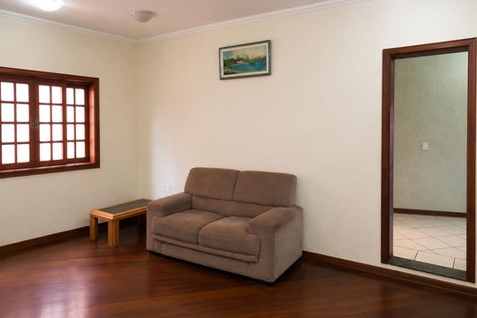 Sala de casa para alugar com 5 quartos, 277m² em Jardim Anton von Zuben, Campinas
