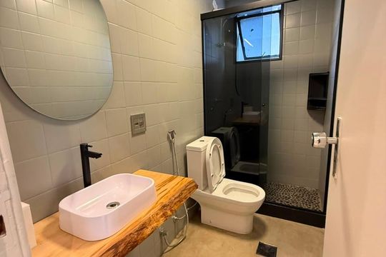 Banheiro social  de apartamento para alugar com 2 quartos, 138m² em Santa Efigênia, Belo Horizonte