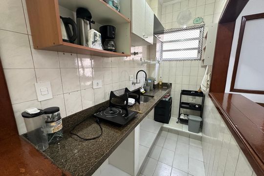 Cozinha de apartamento para alugar com 1 quarto, 50m² em Itararé, São Vicente