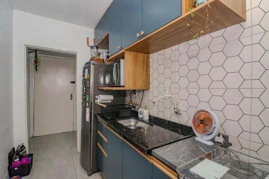 Cozinha de apartamento para alugar com 2 quartos, 69m² em Humaitá, Porto Alegre