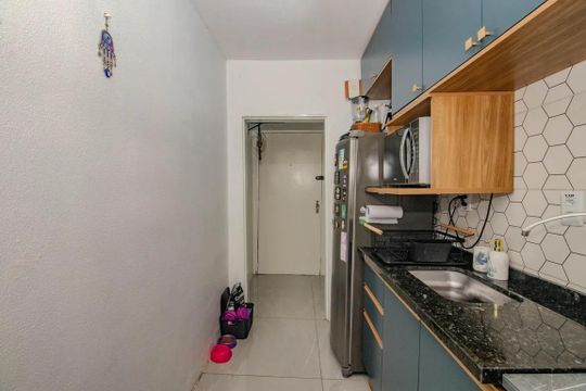 Cozinha de apartamento para alugar com 2 quartos, 69m² em Humaitá, Porto Alegre