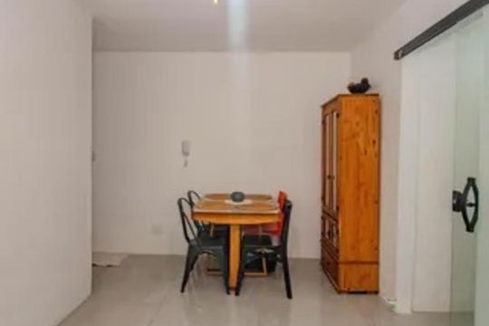 Sala de apartamento para alugar com 2 quartos, 69m² em Humaitá, Porto Alegre