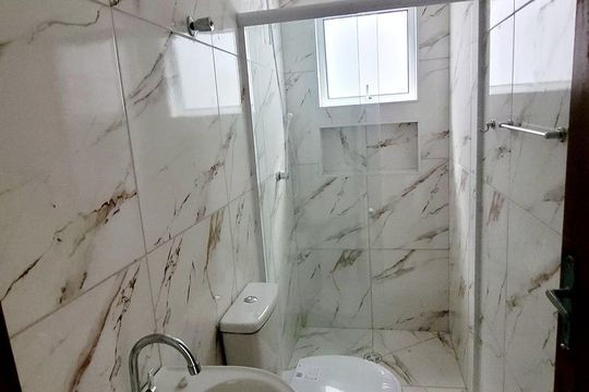 Banheiro de kitnet/studio para alugar com 1 quarto, 38m² em Jardim Casablanca, São Paulo