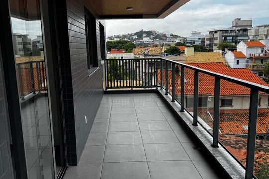 Varanda de apartamento à venda com 2 quartos, 85m² em Piratininga, Niterói