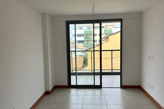 Sala de apartamento à venda com 2 quartos, 85m² em Piratininga, Niterói