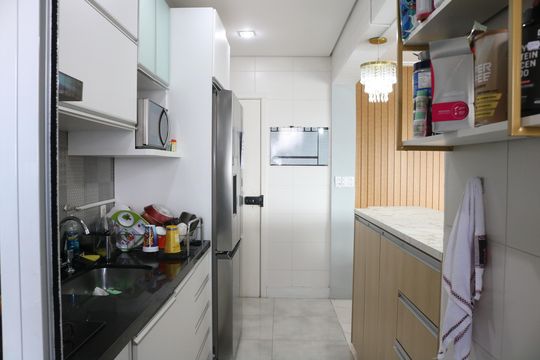 Cozinha e Área de Serviço de apartamento à venda com 3 quartos, 96m² em Vila Anastácio, São Paulo