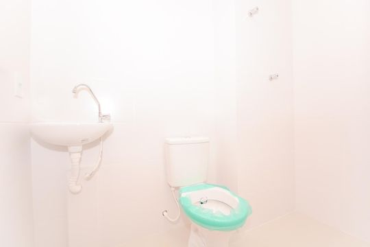 Banheiro Social de apartamento à venda com 2 quartos, 53m² em Jardim Aida, Guarulhos