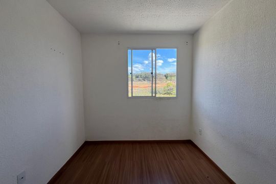 Quarto 2 de apartamento para alugar com 2 quartos, 45m² em Caiapos, Contagem