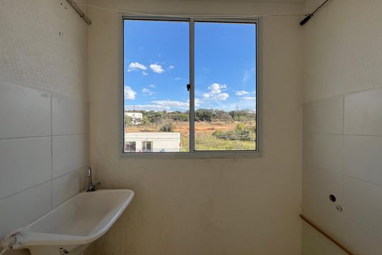 Área de Serviço de apartamento para alugar com 2 quartos, 45m² em Caiapos, Contagem