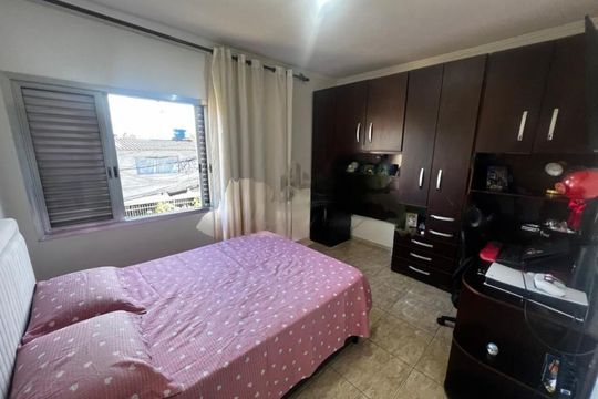 Casa à venda com 5 quartos, 200m² em Cidade Dutra, São Paulo