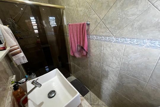 Casa à venda com 5 quartos, 200m² em Cidade Dutra, São Paulo