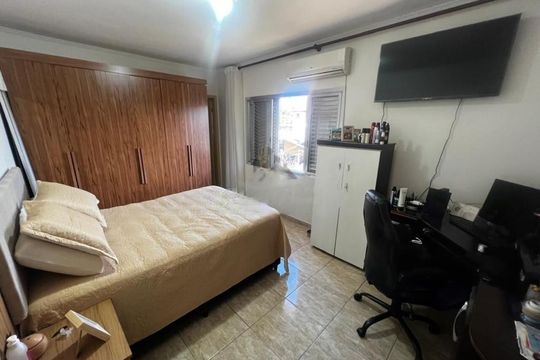 Casa à venda com 5 quartos, 200m² em Cidade Dutra, São Paulo