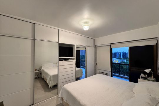 Suíte de apartamento para alugar com 3 quartos, 159m² em Barra da Tijuca, Rio de Janeiro
