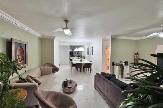 Sala de apartamento para alugar com 3 quartos, 159m² em Barra da Tijuca, Rio de Janeiro