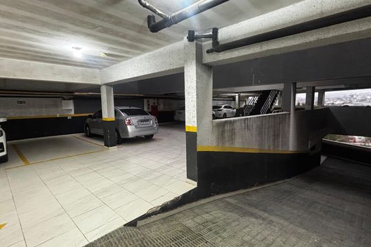 Garagem de apartamento à venda com 2 quartos, 50m² em Vila Vitória, Santo André