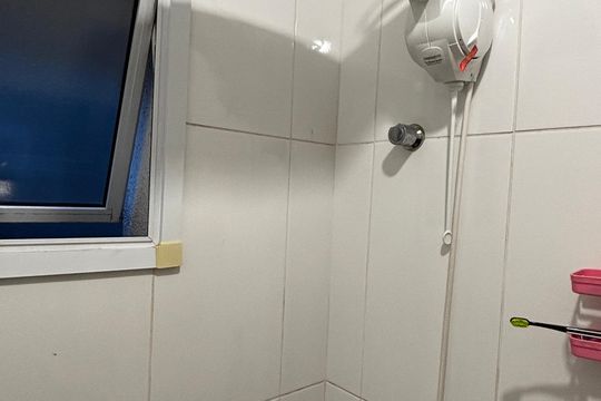 Banheiro de apartamento à venda com 2 quartos, 50m² em Vila Vitória, Santo André