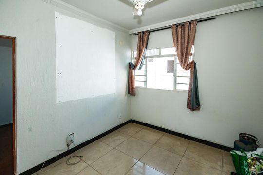 Sala de apartamento para alugar com 2 quartos, 42m² em Santa Monica, Belo Horizonte
