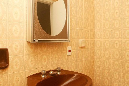 Banheiro da suíte de apartamento para alugar com 3 quartos, 100m² em Mont’serrat, Porto Alegre