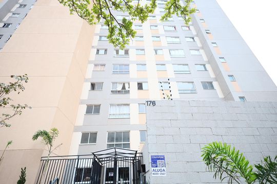 Área comum - Fachada de apartamento para alugar com 2 quartos, 43m² em Jardim Boa Vista (zona Oeste), Osasco